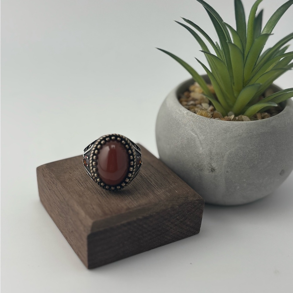 Elegant Red Stone Men's Ring Size 11